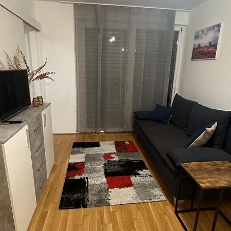 Cozy Two-Room Apartment Near Vic ウィーン エクステリア 写真